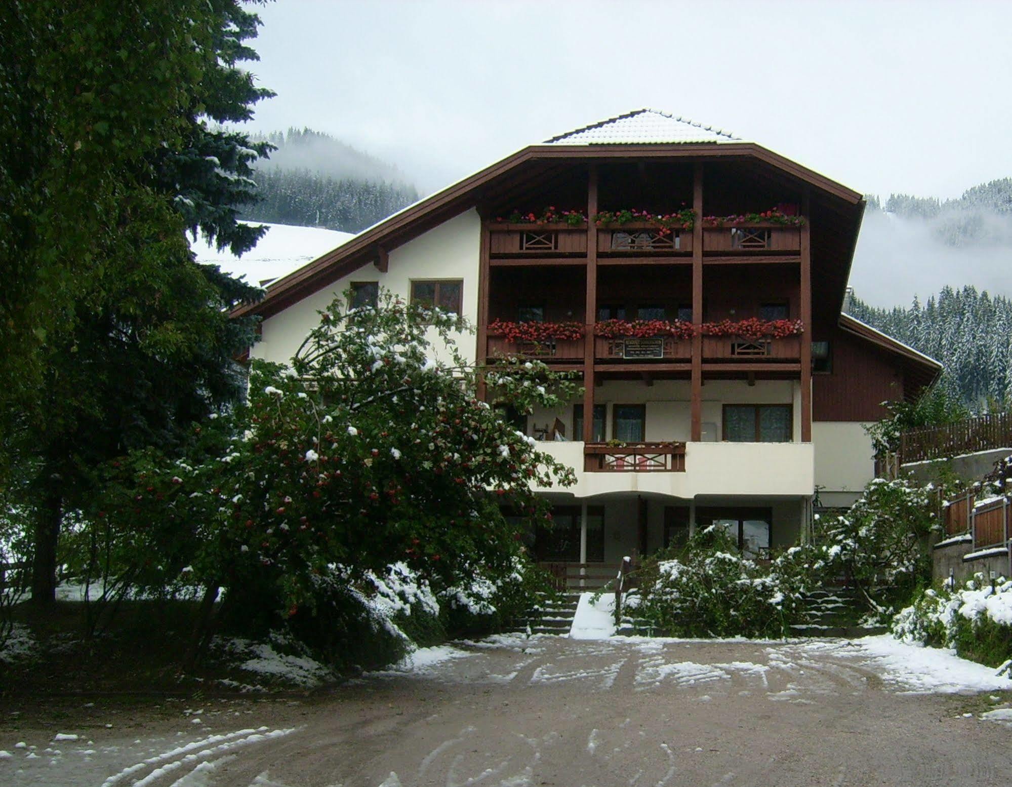 Residenze Sonnenschein Aparthotel